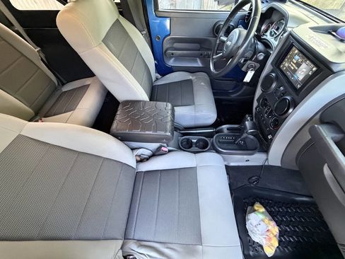 Used 2010 Jeep Wrangler Rubicon w/ PWR Convenience Group AWD/4WD image 13