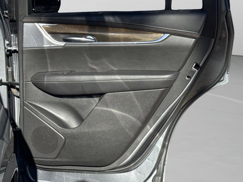 Used 2021 Cadillac XT6 Sport w/ LPO, ONYX Package image 35