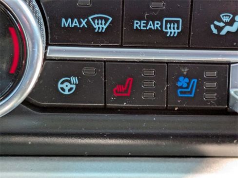 Certified 2023 Ford Expedition XLT image 24