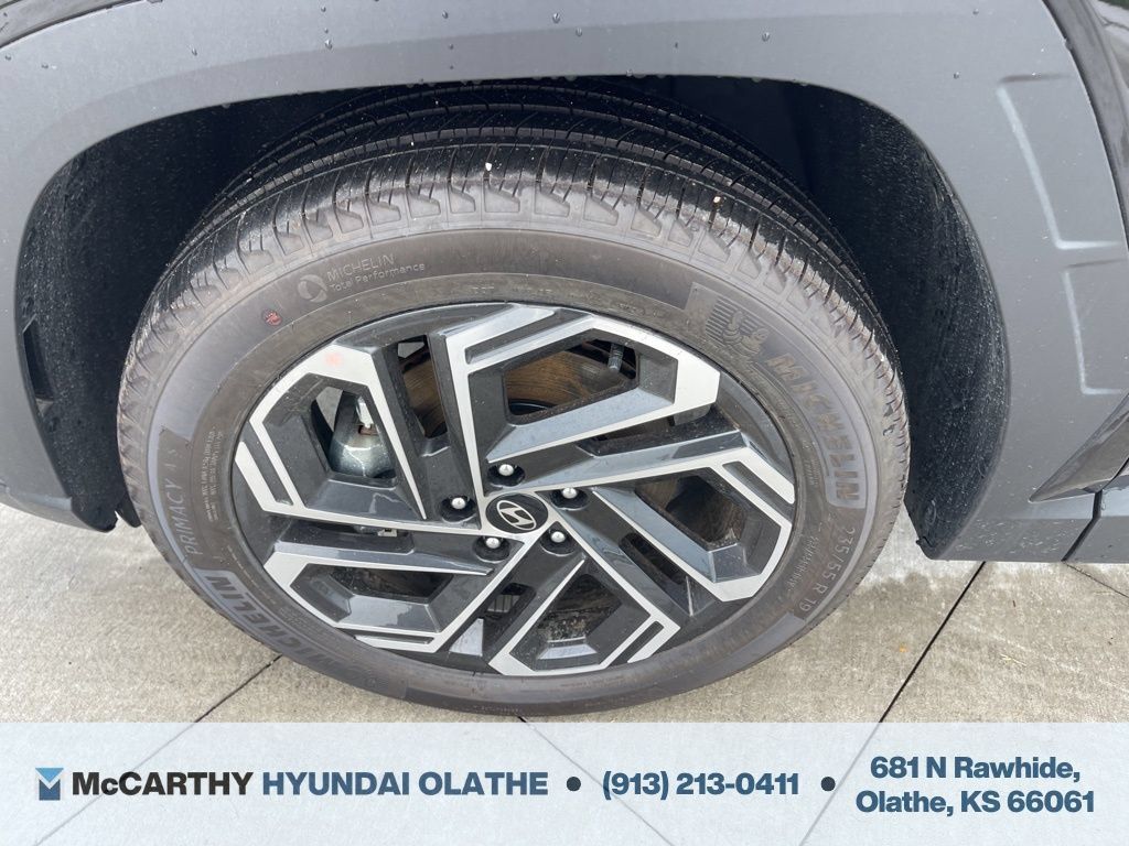 Used 2025 Hyundai Tucson Limited AWD/4WD image 18