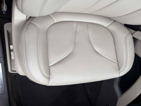 Certified 2023 Lincoln Nautilus FWD w/ Premium Package image 20