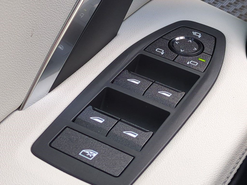 New 2027 BMW X1 xDrive28i AWD/4WD image 25