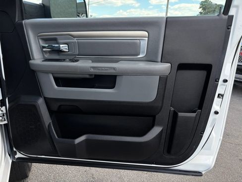 Used 2018 RAM 3500 Tradesman w/ Chrome Appearance Group AWD/4WD image 19