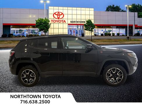 Used 2024 Jeep Compass Trailhawk image 34