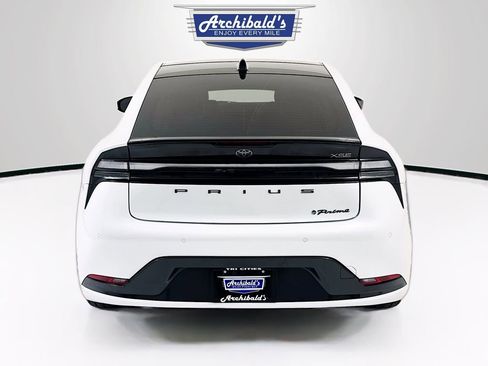 Used 2024 Toyota Prius Prime Premium FWD image 6