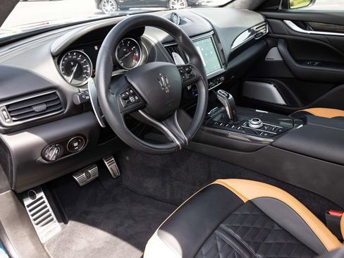 Used 2024 Maserati Levante Trofeo AWD/4WD image 23