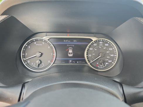 Used 2025 Nissan Sentra SR FWD image 16