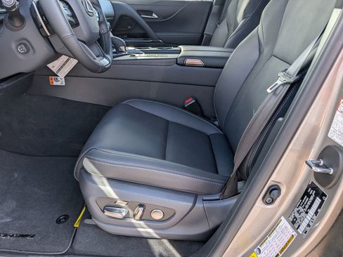 New 2025 Lexus LX 700h Luxury AWD/4WD image 9