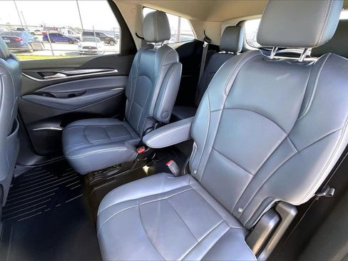 Used 2020 Buick Enclave Essence image 19