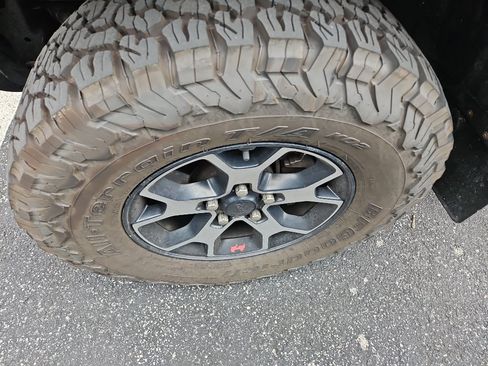 Used 2019 Jeep Wrangler Unlimited Rubicon AWD/4WD image 4