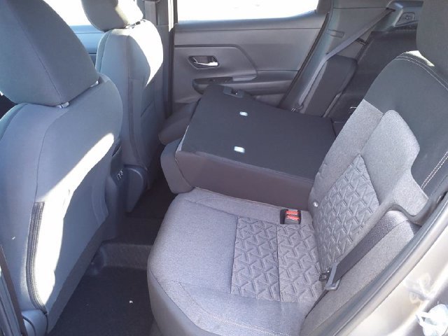 Used 2025 Nissan Kicks SV w/ Illumination Package FWD image 14