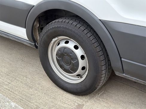 Used 2017 Ford Transit 350 XL image 4