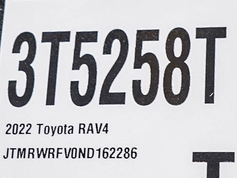 Used 2022 Toyota RAV4 XLE AWD/4WD image 30