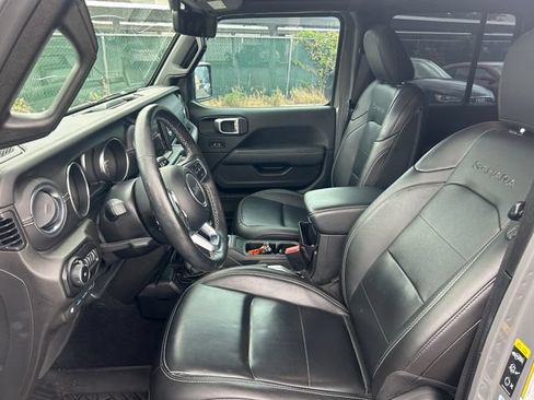 Used 2021 Jeep Wrangler Unlimited Sahara w/ Cold Weather Group AWD/4WD image 27