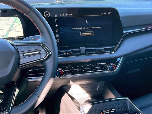 Used 2025 Chevrolet Equinox RS w/ Safety and Technology Package image 6