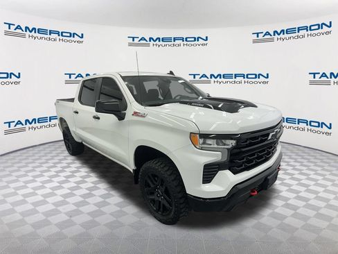 Used 2024 Chevrolet Silverado 1500 LT Trail Boss w/ Convenience Package II AWD/4WD image 7