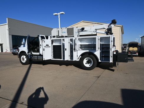 New 2026 Ford F750 2WD SuperCab Super Duty image 31