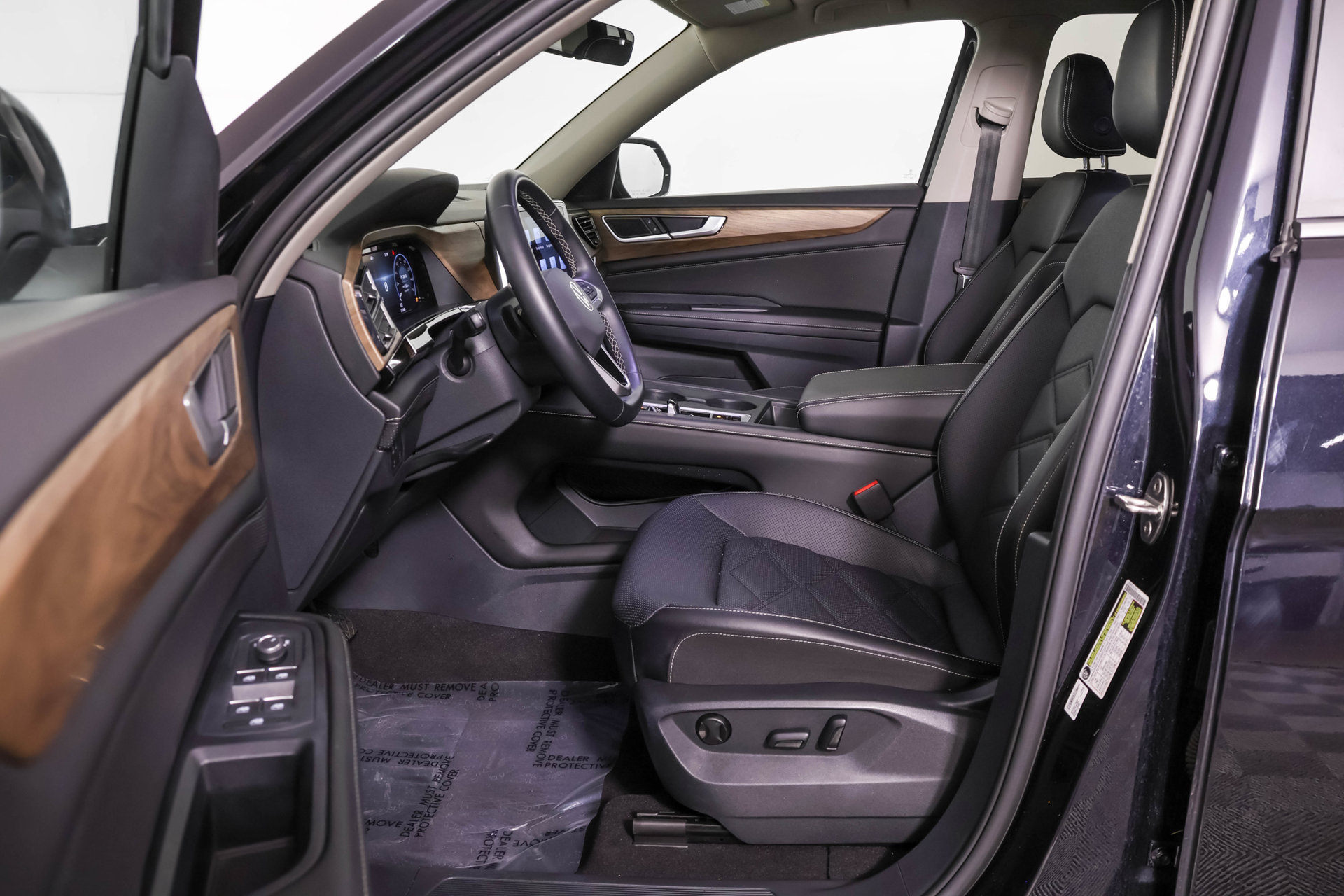 Used 2024 Volkswagen Atlas SE AWD/4WD image 6