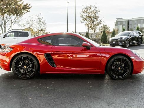 Used 2018 Porsche 718 Cayman Base image 3