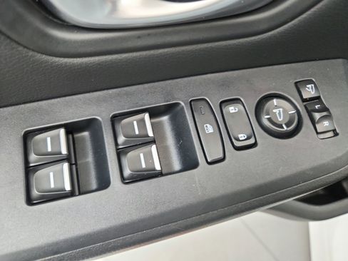 Used 2025 Honda Pilot TrailSport image 36