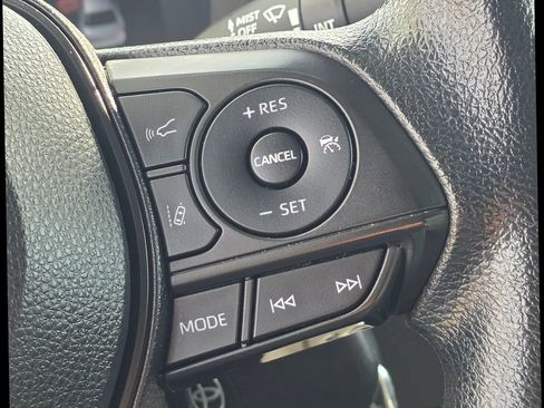 Used 2022 Toyota Corolla LE image 20