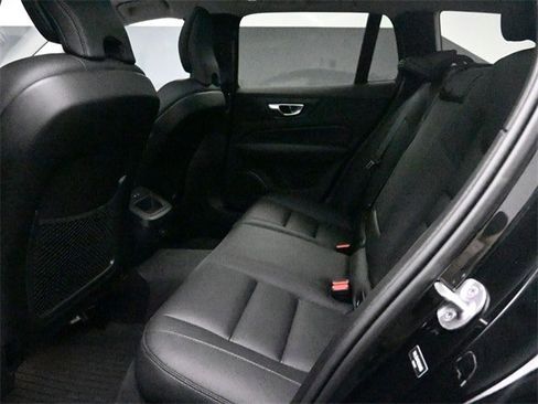 Certified 2024 Volvo V60 B5 Cross Country Plus image 18