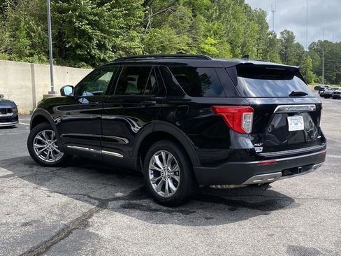 Used 2024 Ford Explorer XLT w/ Equipment Group 202A AWD/4WD image 6