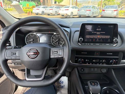 Certified 2025 Nissan Rogue SV image 8
