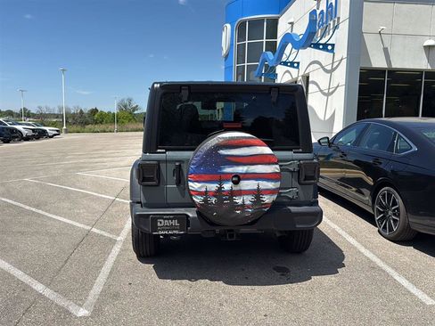 Used 2024 Jeep Wrangler Unlimited Sport AWD/4WD image 14
