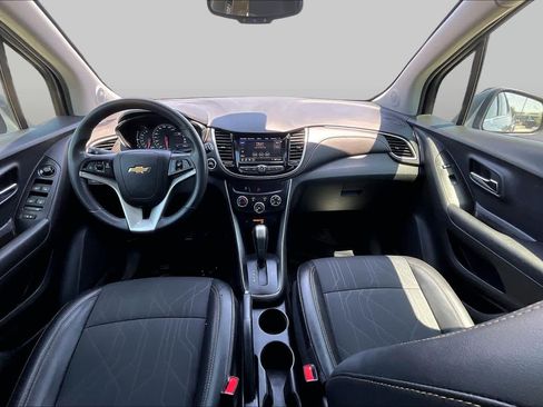 Used 2020 Chevrolet Trax LT w/ Driver Confidence Package FWD image 15