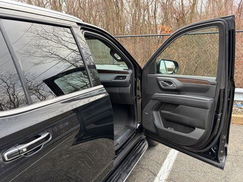 Used 2024 Chevrolet Tahoe High Country w/ Advanced Technology Package AWD/4WD image 14