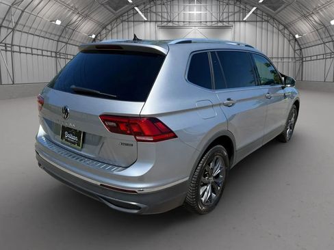 Used 2022 Volkswagen Tiguan SE AWD/4WD image 4