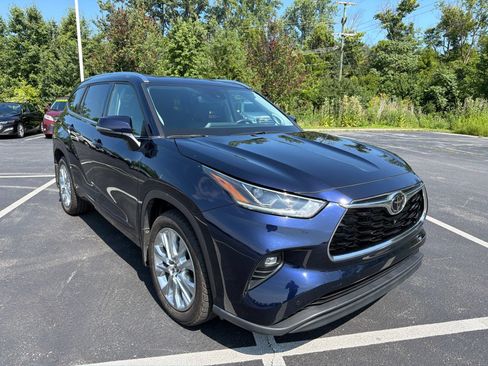 Used 2021 Toyota Highlander Limited AWD/4WD image 9