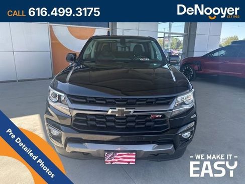 Used 2021 Chevrolet Colorado Z71 AWD/4WD image 2