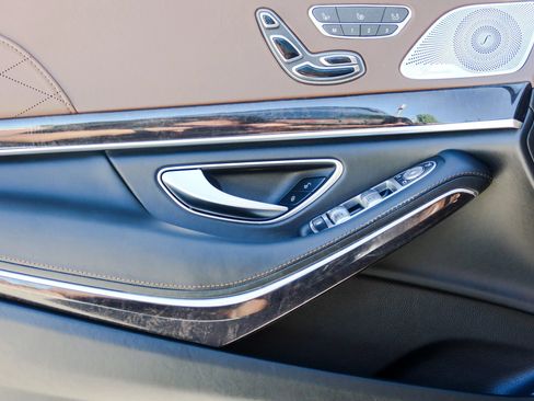 Used 2018 Mercedes-Benz S 560 4MATIC Sedan image 25