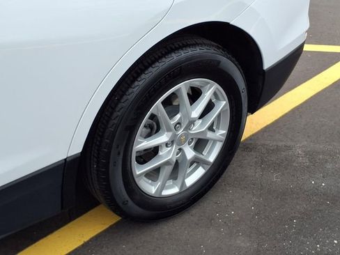 Used 2023 Chevrolet Equinox LT FWD image 29