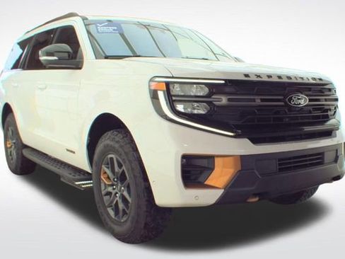 Used 2025 Ford Expedition Tremor AWD/4WD image 10