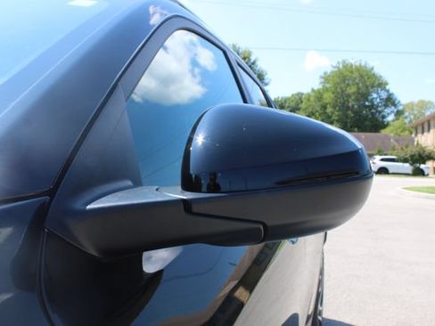 Used 2024 Chevrolet Trax RS w/ Sunroof Package FWD image 7