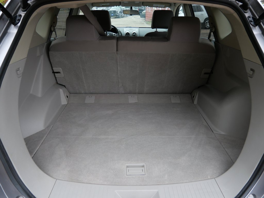 Used 2011 Nissan Rogue SV AWD/4WD image 9