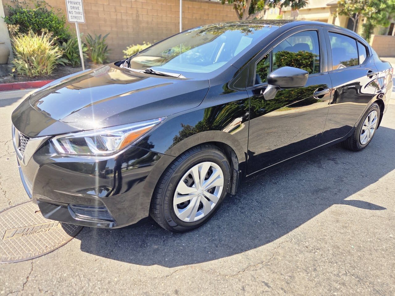 Used 2020 Nissan Versa S FWD image 19