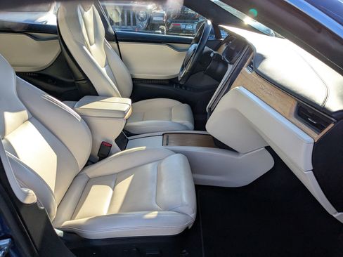 Used 2020 Tesla Model S Long Range image 30