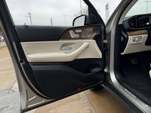 Used 2021 Mercedes-Benz GLE 350 w/ Premium Package image 17