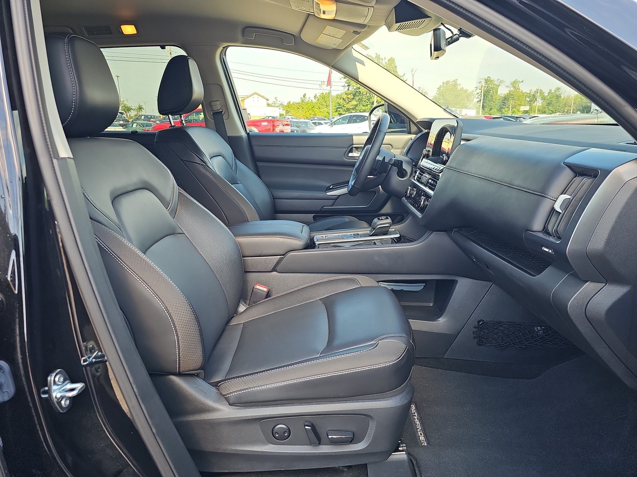 Used 2024 Nissan Pathfinder SL w/ Cargo Package FWD image 15