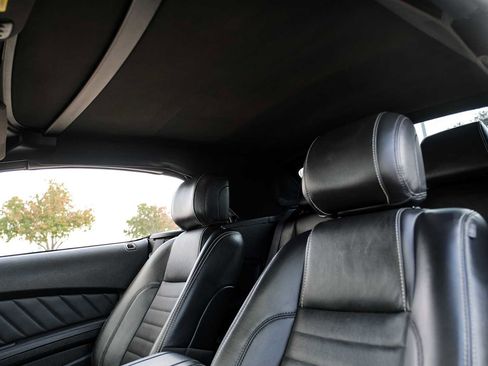 Used 2013 Ford Mustang Premium image 28