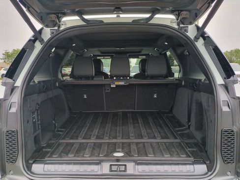 Used 2026 Land Rover Discovery S AWD/4WD image 16