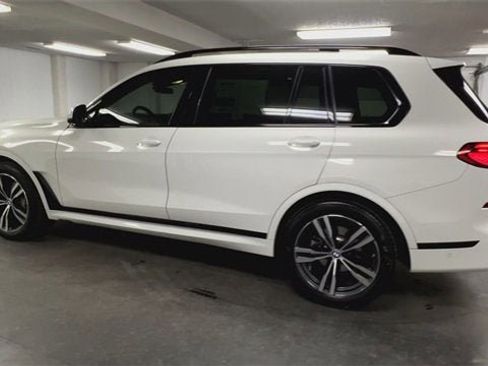 Used 2023 BMW X7 xDrive40i w/ M Sport Package image 6