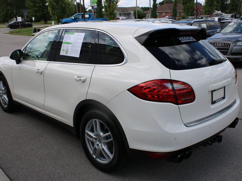 Used 2011 Porsche Cayenne S image 4