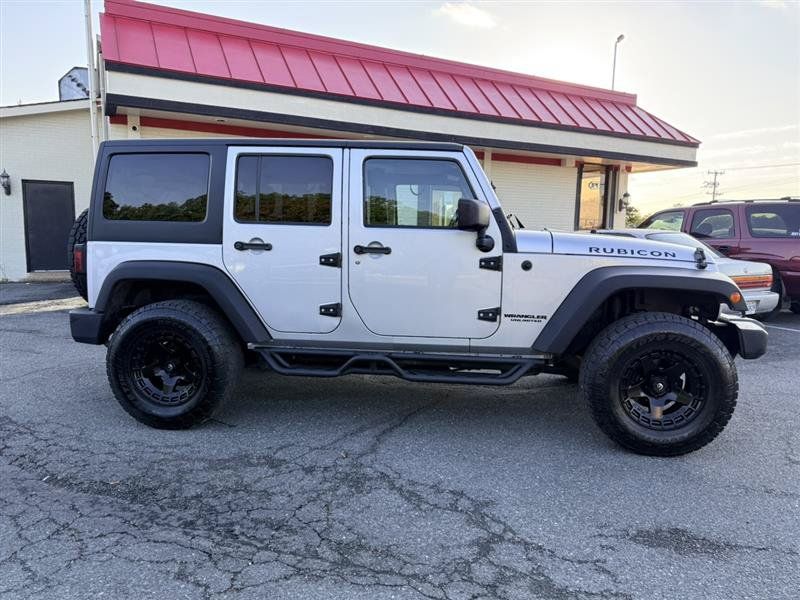 Used 2012 Jeep Wrangler Unlimited Rubicon w/ Max Tow Pkg AWD/4WD image 4