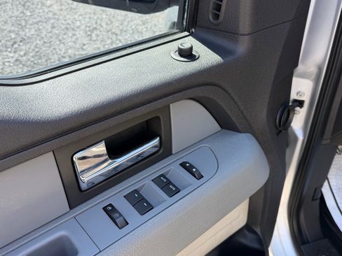 Used 2012 Ford F150 XLT image 25