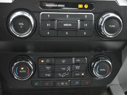 Certified 2019 Ford F250 Lariat w/ Lariat Ultimate Package image 29